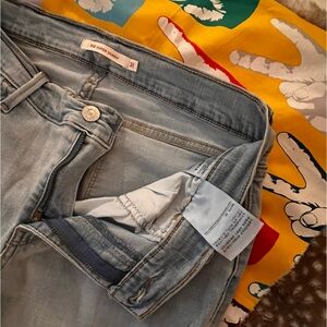 Women’s 710 super skinny Levi’s size 31!